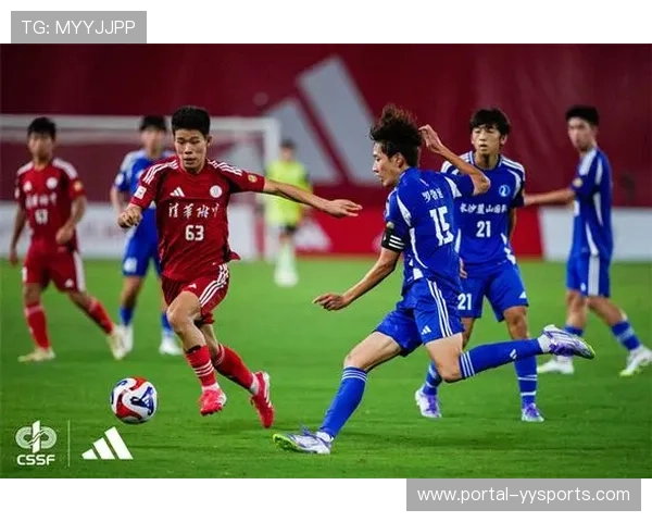 阿迪达斯深入校园足球联赛，高中生亚马尔现场互动助推青训