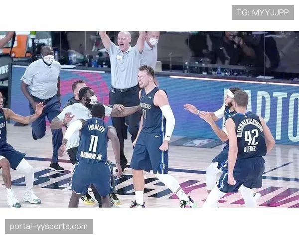 卢卡·东契奇左腿筋拉伤连续缺阵，影响独行侠季后赛席位争夺