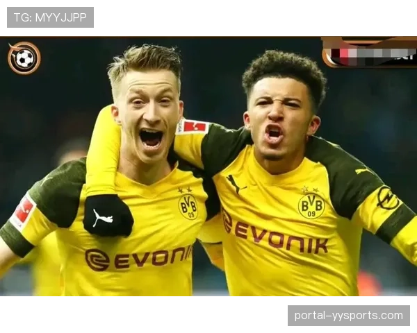 镜头下的落寞：多特蒙德队长罗伊斯赛后独自向南看台致意